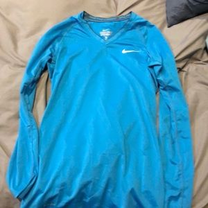Nike dri-fit long sleeve shirt size xs